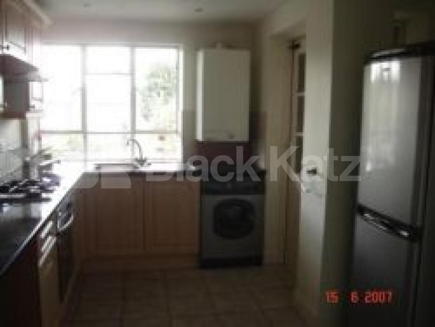 			LET!, 2 Bedroom, 1 bath, 1 reception Flat			 Park Road, CROUCH END N8